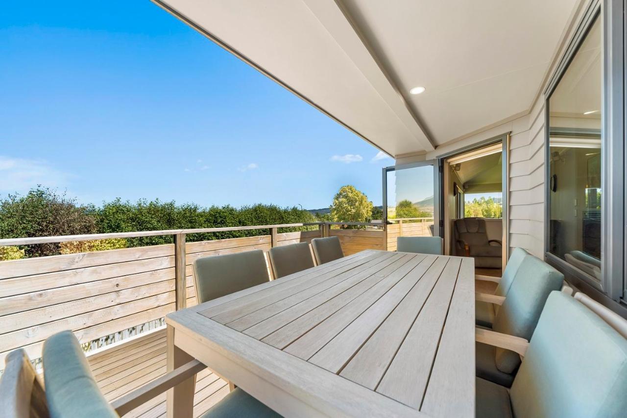 The Grand @ Taupo Villa Exterior photo